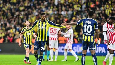 Fenerbahçe, Süper Kupa Yarı Finalinde Samsunspor'u Mağlup Etti Fenerbahçe, Süper Kupa Yarı Finalinde Samsunspor'u Mağlup Etti