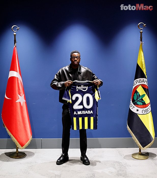 Fenerbahçe, Ara Transfer Döneminde İlk Sözleşmeyi İmzaladı