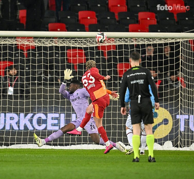 Galatasaray, Trabzonspor'u Mağlup Etti ve Süper Kupa Finaline Adını Yazdırdı Galatasaray, Trabzonspor'u Mağlup Etti ve Süper Kupa Finaline Adını Yazdırdı