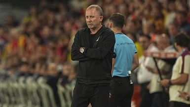 Sergen Yalçın, Beşiktaş'ta Disiplin Sağlamak İçin Sert Önlemler Alıyor