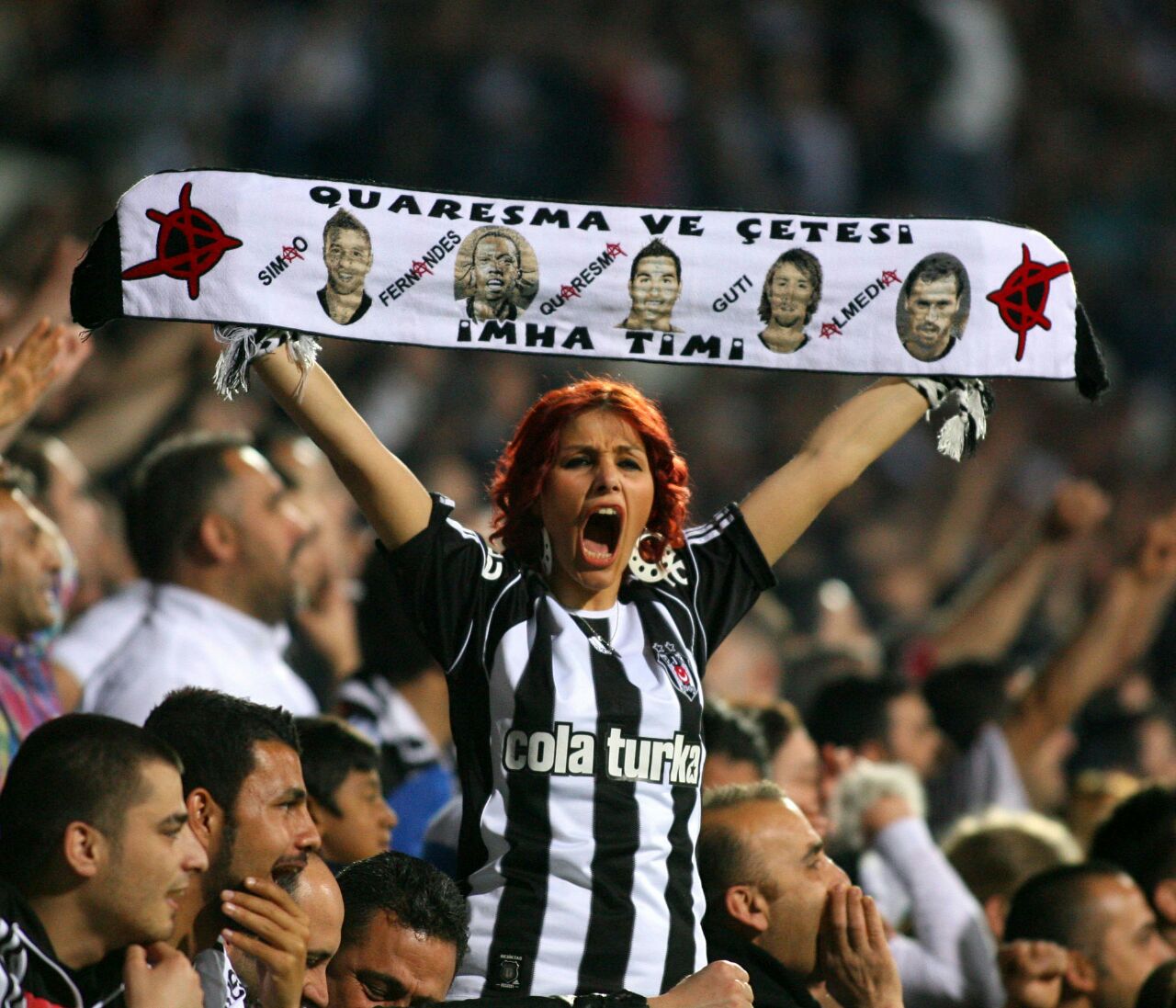 Beşiktaş’ın Kapalı Alttaki Kızıl Saçlı Çılgın Kızı Eva Hamamcı