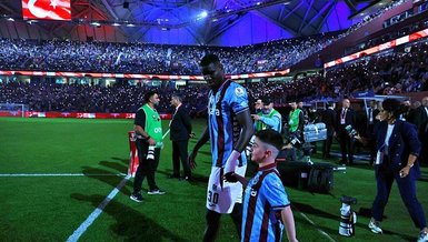 Bordo-Mavililerden Etkileyici Performans