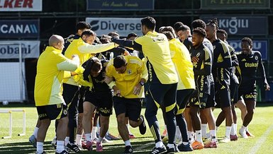 Kerem Aktürkoğlu'nun Doğum Günü Takım Arkadaşlarıyla Kutlandı