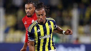 Fenerbahçe, Antalyaspor'u 2-0 Mağlup Etti