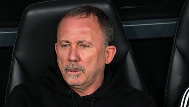 Beşiktaş - Fenerbahçe Derbisinde Sergen Yalçın Kırmızı Kart Gördü