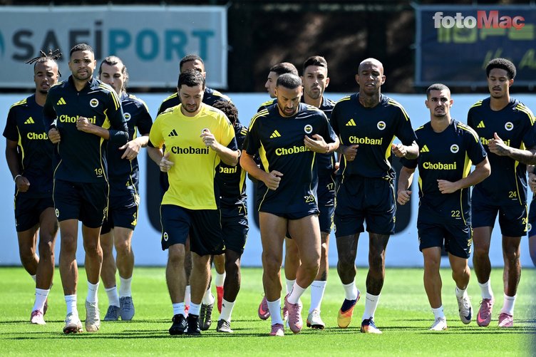 Fenerbahçe'de Cenk Tosun ve İrfan Can Kahveci Kadro Dışı Bırakıldı