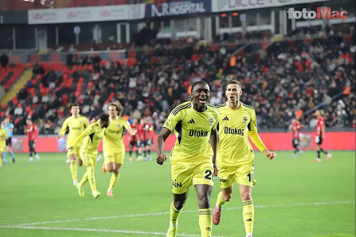 Fenerbahçe, Gaziantep FK'yi 4-0 geçerek çeyrek finale yükseldi Fenerbahçe, Gaziantep FK'yi 4-0 geçerek çeyrek finale yükseldi