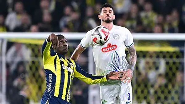 Fenerbahçe, Çaykur Rizespor'u Ağırladı ve 10 Kişi Kaldı