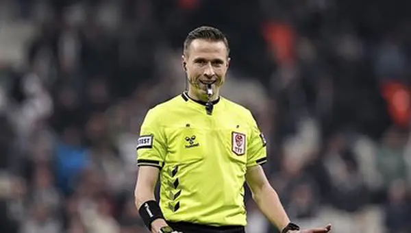 Fenerbahçe-Çaykur Rizespor maçında penaltı tartışması