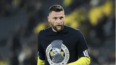 Fenerbahçe, Cumhuriyet Bayramı’na Özel Koreografi ile Sahada