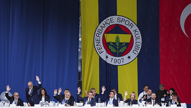 Fenerbahçe Olağanüstü Genel Kurul Toplantısı'nda Gergin Anlar