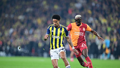 Fenerbahçe-Galatasaray Derbisinde Oosterwolde Cezalı Duruma Düştü