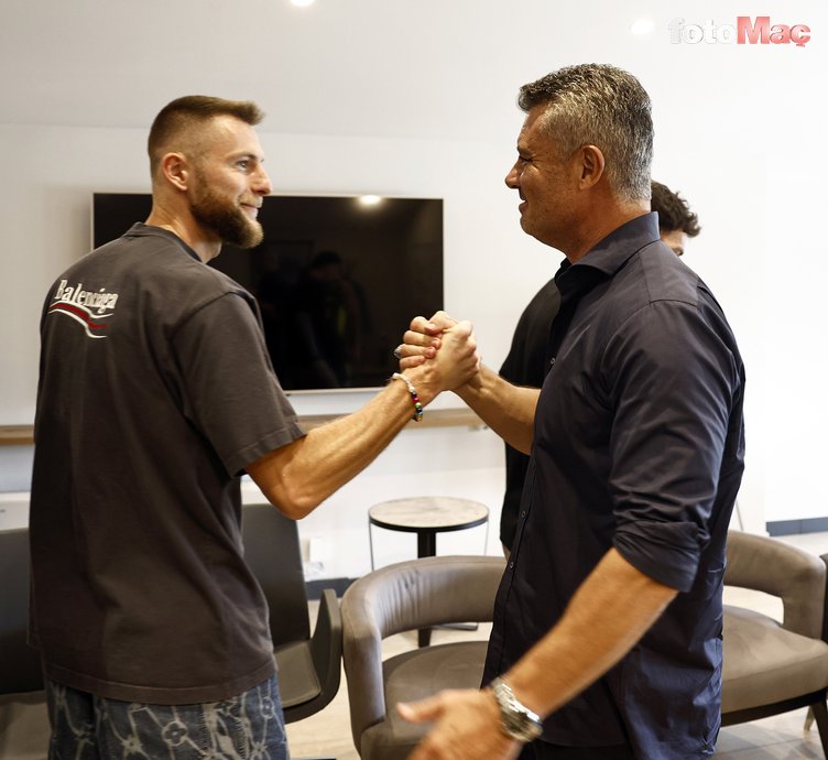 Fenerbahçe'de Antalyaspor Maçı Hazırlıkları ve Özel Toplantı