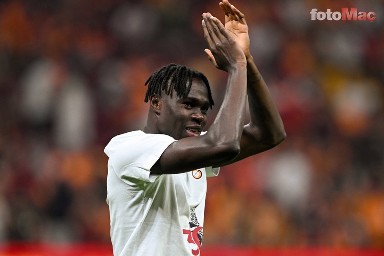 Okan Buruk, Wilfried Singo'yu Savunmada Israrla Tercih Ediyor