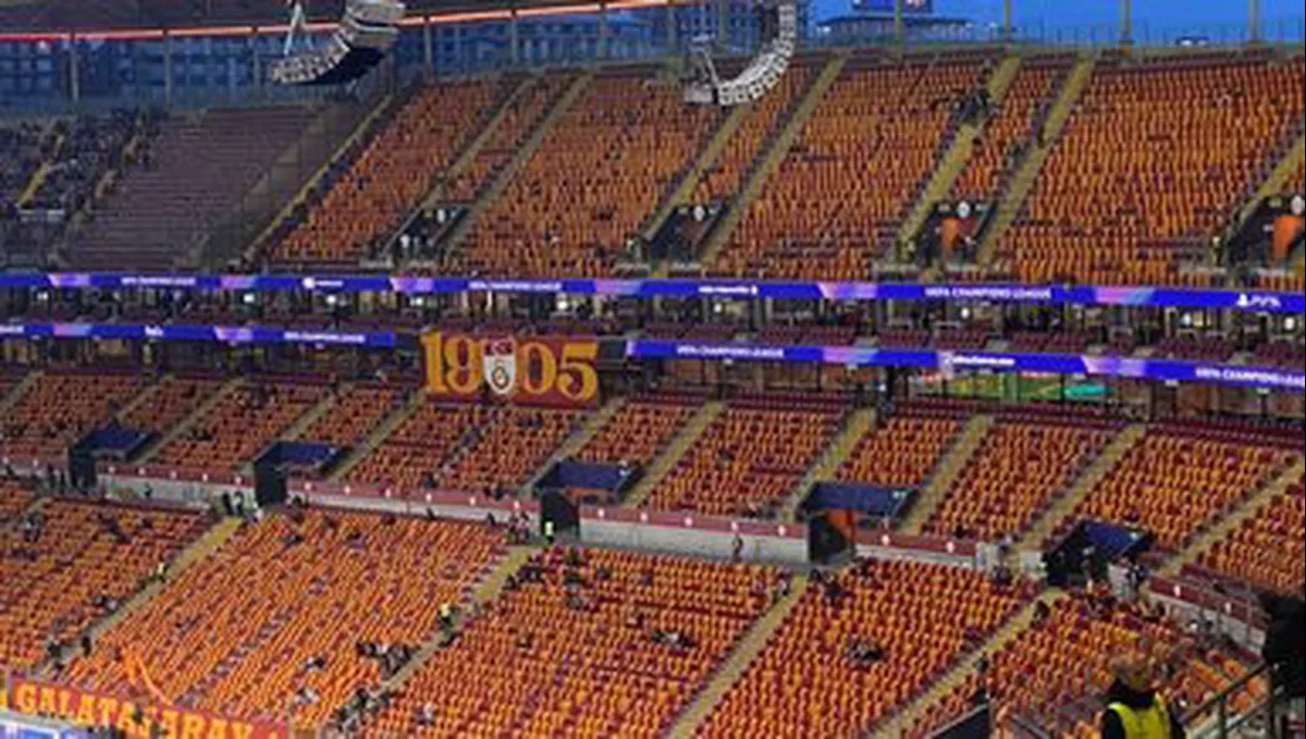 Galatasaray, Juventus'u Ağırladı ve Tribünleri Şenlendirdi