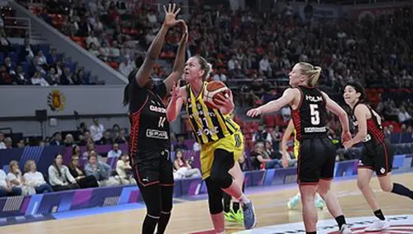 Fenerbahçe Opet, EuroLeague Yarı Finalinde Uni Girona'yı Geçti