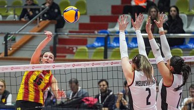 İzmir'deki Vodafone Sultanlar Ligi Mücadelesinde Tribün Olayları