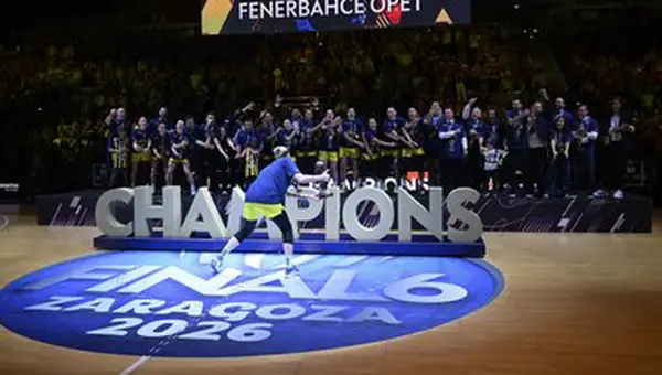 Fenerbahçe Opet, EuroLeague'de Galatasaray'ı Yenerek Şampiyon Oldu