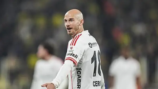 Beşiktaş'ta Kanat Oyuncularının Performansı Endişe Veriyor