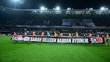 Galatasaray, Filistin İçin Şiir Okundu