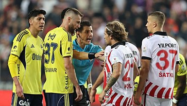 Samsunspor-Fenerbahçe Maçında Penaltı VAR ile İptal Edildi