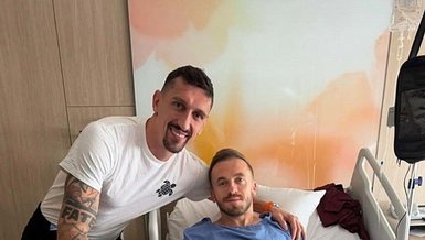 Trabzonspor'un Savunma Oyuncusu Savic, Kaptan Visca'yı Hastanede Ziyaret Etti