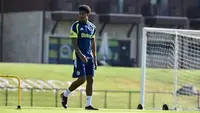 Fenerbahçe'de Jayden Oosterwolde'nin Sağlık Durumu Merak Ediliyor