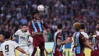 Trabzonspor, Beşiktaş'ı 2-0 Geçerek Öne Geçti