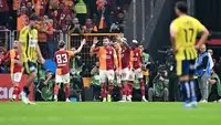 Galatasaray, Fenerbahçe'yi Derbide 2-1 Yenerek Liderliğe Yükseldi