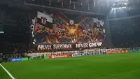 Beşiktaş'ın UEFA Avrupa Ligi'ndeki Maçında Taraftar Coşkusu
