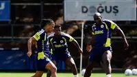 Fenerbahçe'nin Antrenmanı İsmail Kartal Yönetiminde Gerçekleşti