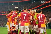 Galatasaray, Fenerbahçe'yi 3-0 yenerek şampiyonluğa koşuyor
