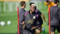 Victor Osimhen, Barcelona Maçında İlk 11'de Olmayı Bekliyor