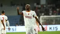 Victor Osimhen, Nijerya'daki Mahallesini Ziyaret Etti