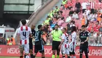 Trabzonspor'da Melih Kabasakal Kırmızı Kartla İhraç Edildi