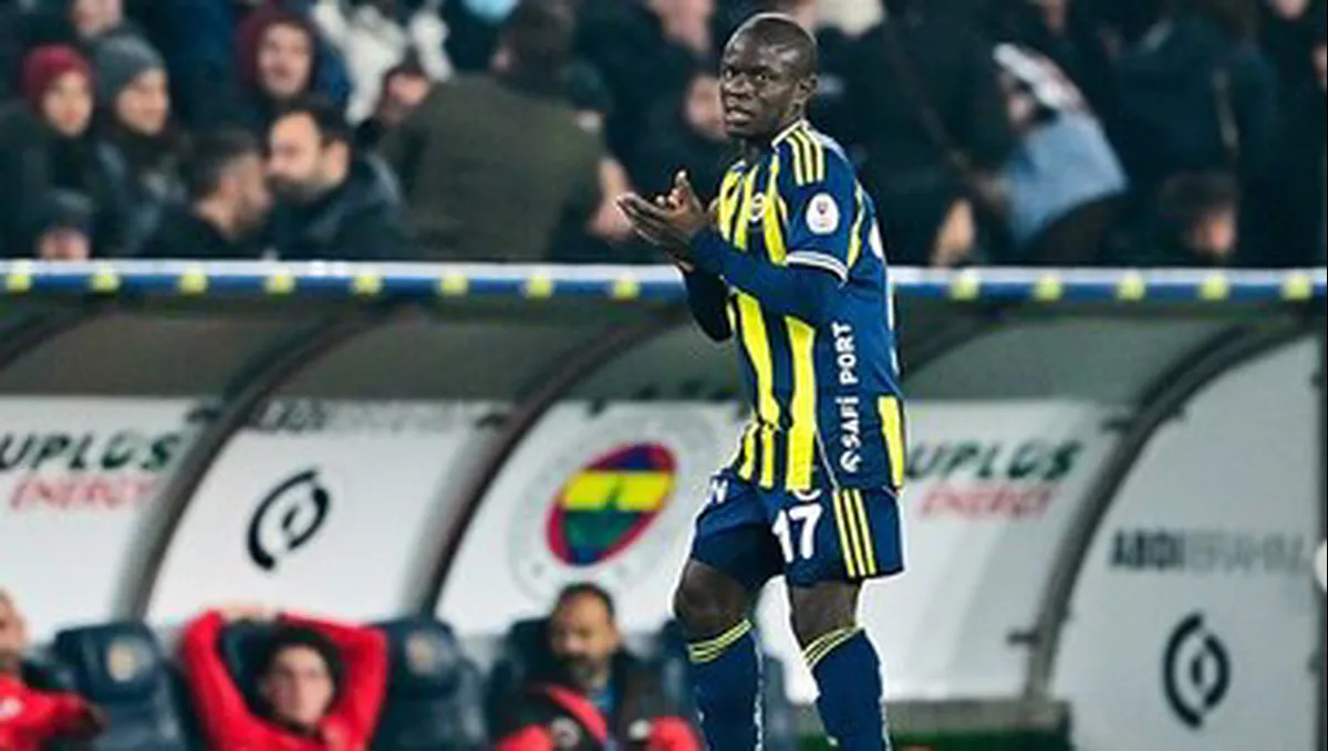 N'Golo Kante, Fenerbahçe'deki İlk Maçına Çıktı